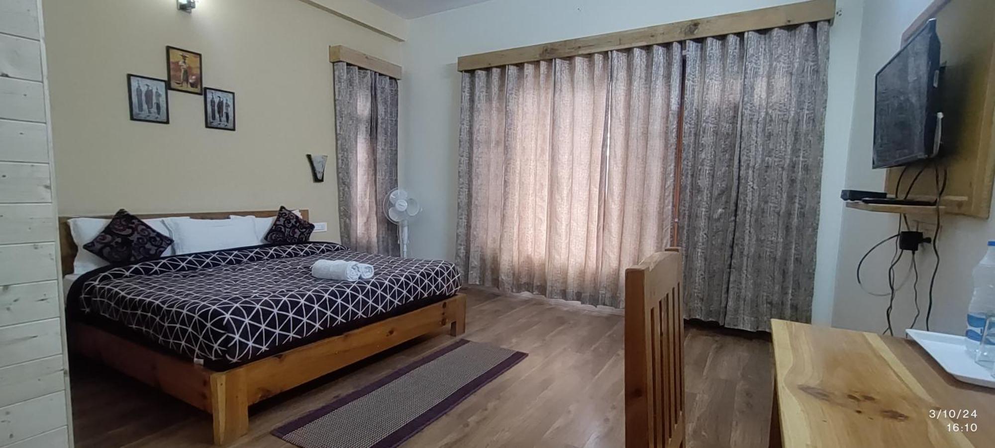 Tirthan Grand Riverside Banjār エクステリア 写真