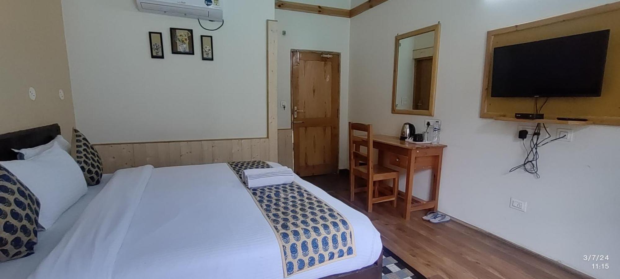 Tirthan Grand Riverside Banjār エクステリア 写真