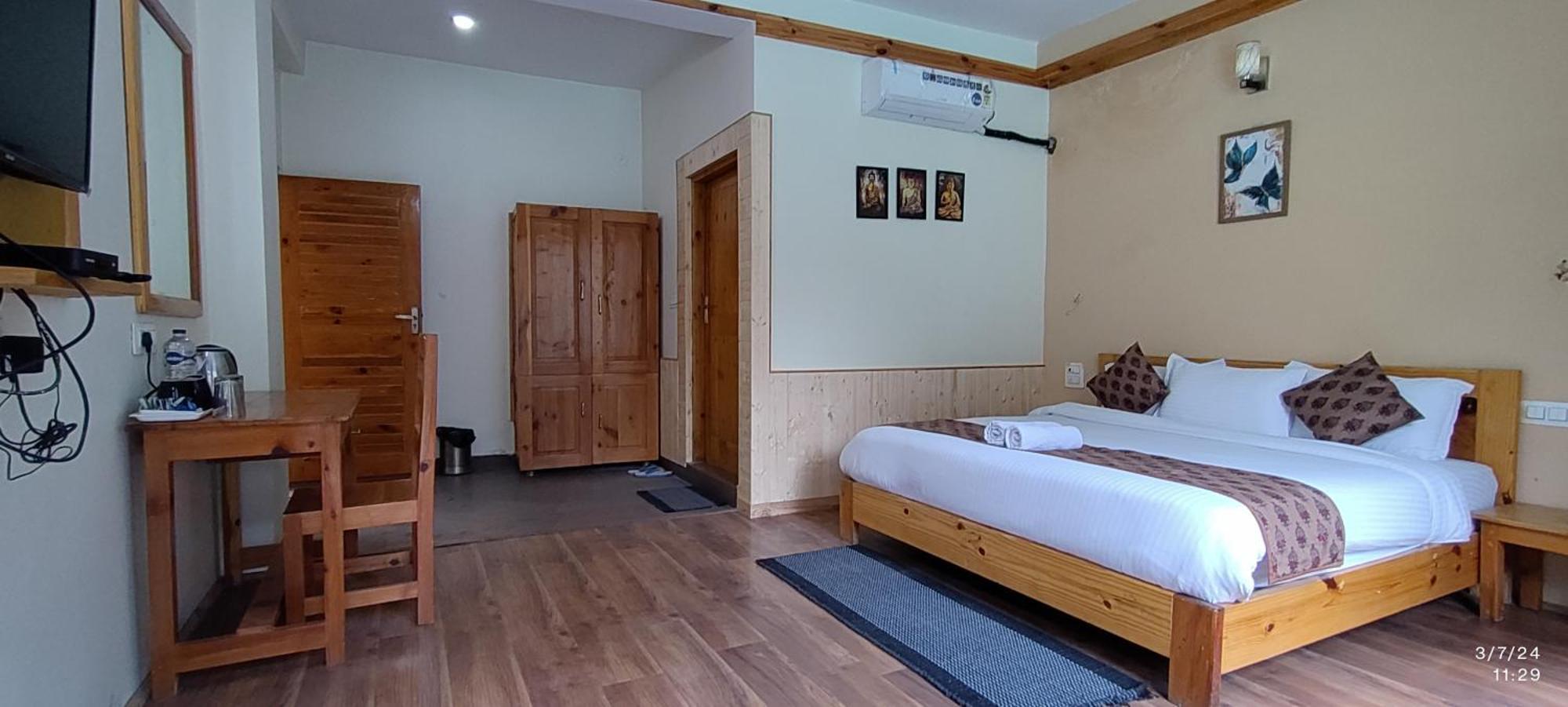 Tirthan Grand Riverside Banjār エクステリア 写真
